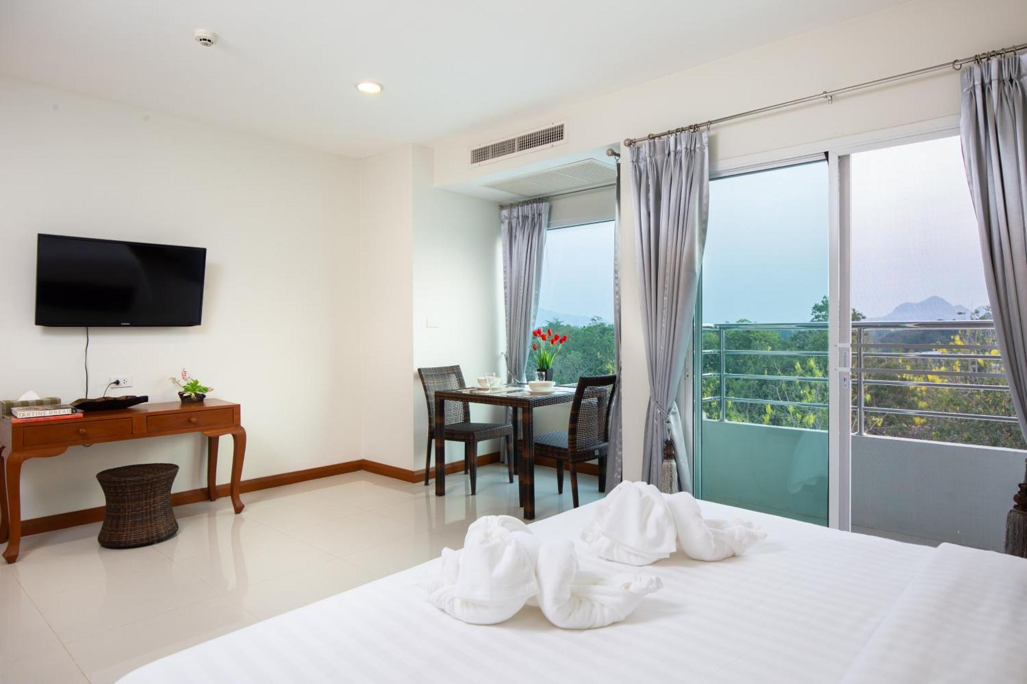 Kanchanaburi City Hotel - SHA Extra Plus Bagian luar foto